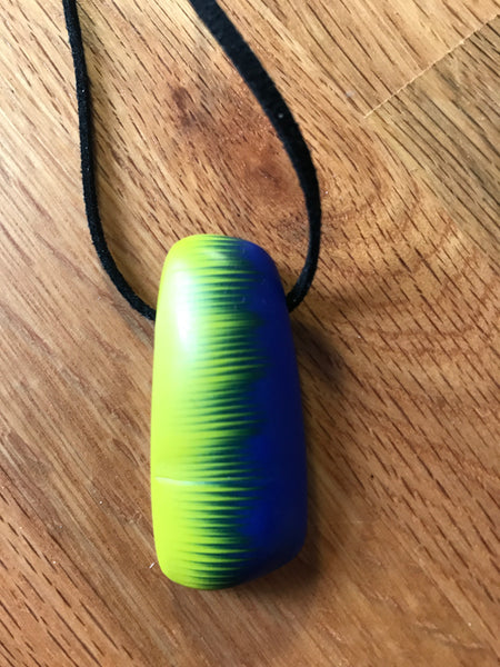 Collier pendentif - dégradé de bleu à jaune citron